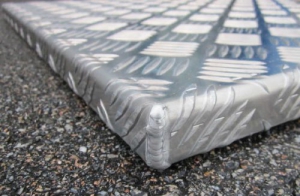 Angle capot aluminium Alistep